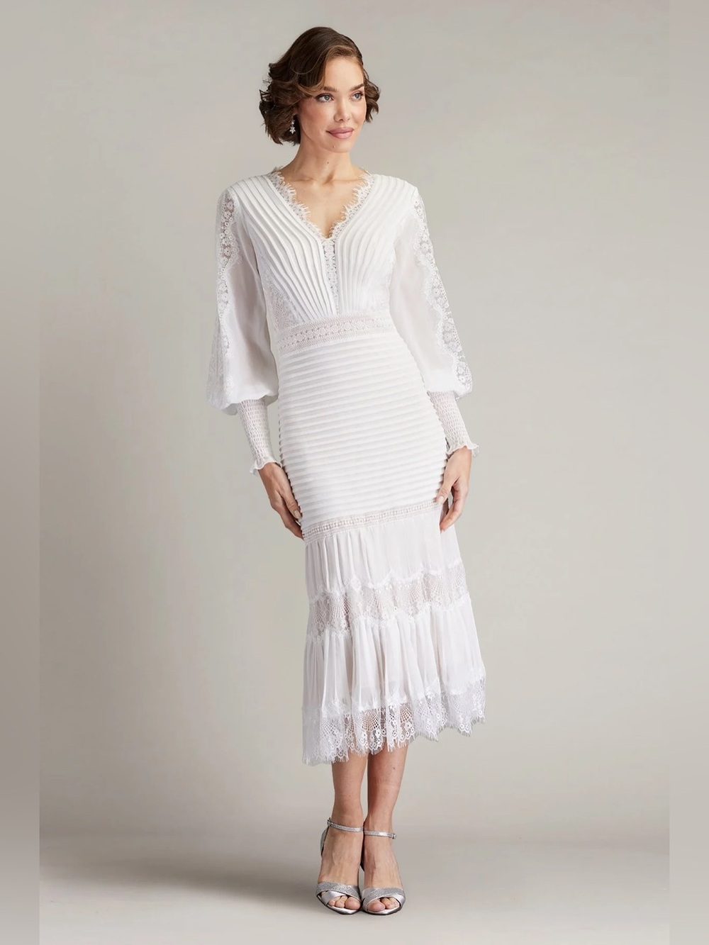 NEW TADASHI SHOJI Nyssa Bishop Sleeve Dress
YV21070MD-WH/PL Size 12
